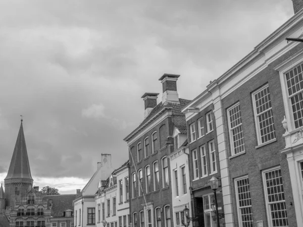 Hollanda 'nın Zutphen şehrinde, Ijssel nehrinde.