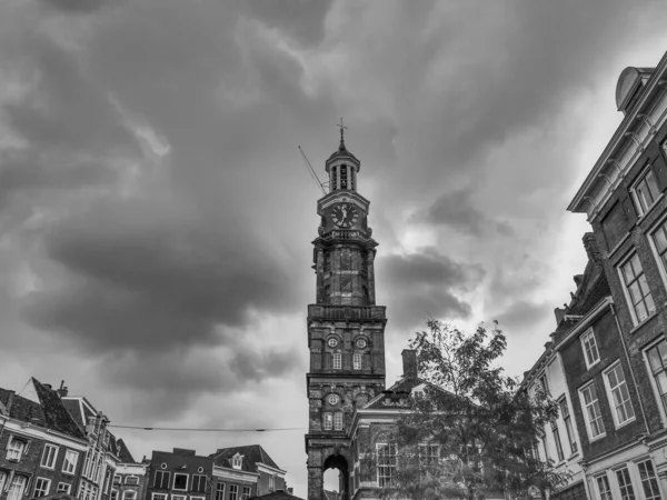 Hollanda 'nın Zutphen şehrinde, Ijssel nehrinde.