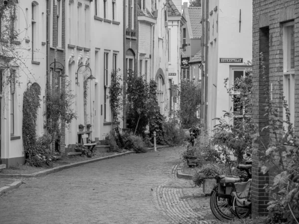 Hollanda 'nın Zutphen şehrinde, Ijssel nehrinde.