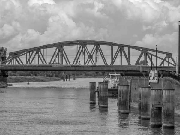 Hollanda 'nın Zutphen şehrinde, Ijssel nehrinde.