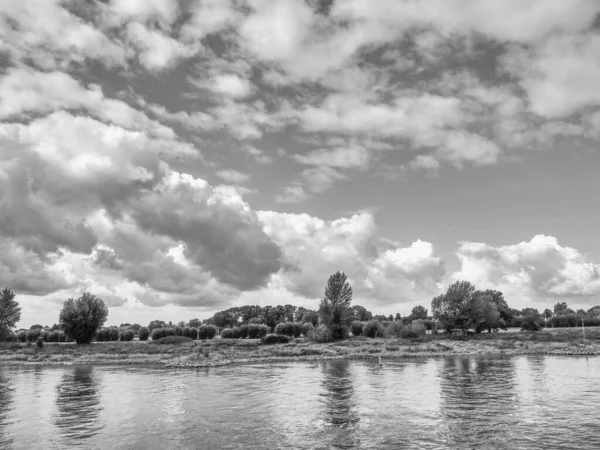Hollanda 'nın Zutphen şehrinde, Ijssel nehrinde.
