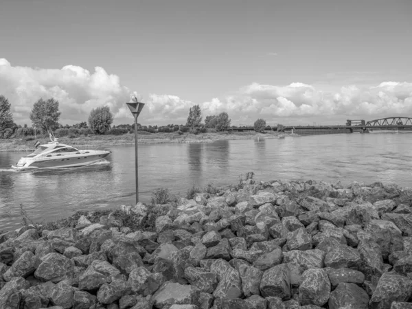 Hollanda 'nın Zutphen şehrinde, Ijssel nehrinde.