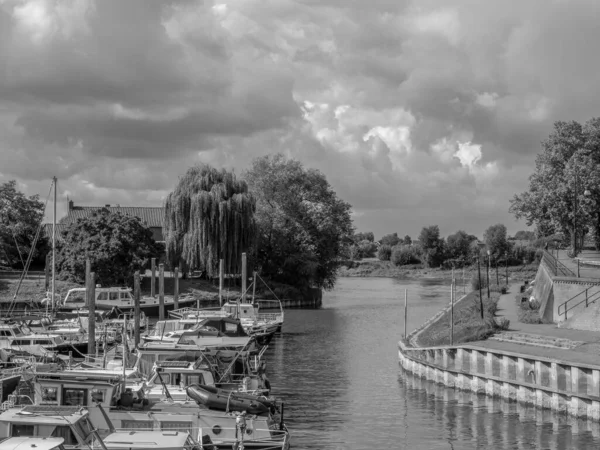 Hollanda 'nın Zutphen şehrinde, Ijssel nehrinde.
