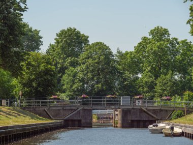 Friedrichstadt 'ın birçok kanalı olan küçük bir köyü.