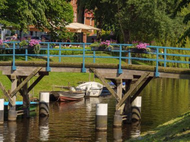 Friedrichstadt 'ın birçok kanalı olan küçük bir köyü.