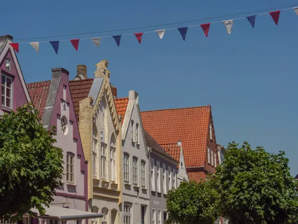 Das Kleine Dorf Friedrichstadt Mit Vielen Kanälen — Stockfoto