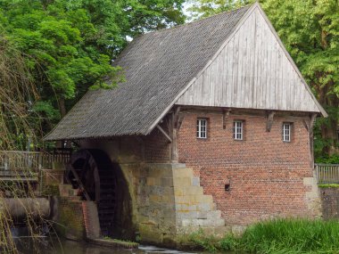 Westphalia 'da küçük bir nehir ve değirmen