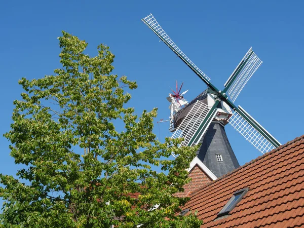 Het Kleine Dorpje Ditzum Aan Rivier Rom — Stockfoto