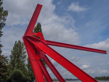 Bonn şehri Almanya 'da Ren nehrinin kenarında.