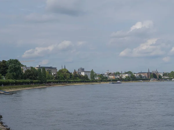 Bonn Şehri Almanya Ren Nehrinin Kenarında — Stok fotoğraf