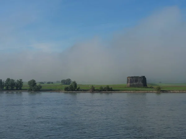 Almanya Daki Ren Nehri Nde Sabahın Erken Saatlerinde — Stok fotoğraf