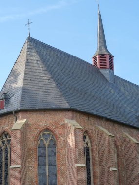 Marienthal köyü ve Issel nehri.