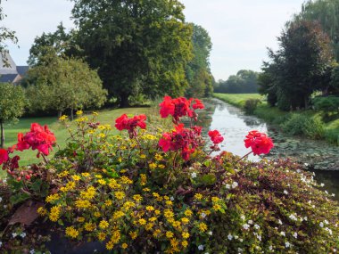 Marienthal köyü ve Issel nehri.