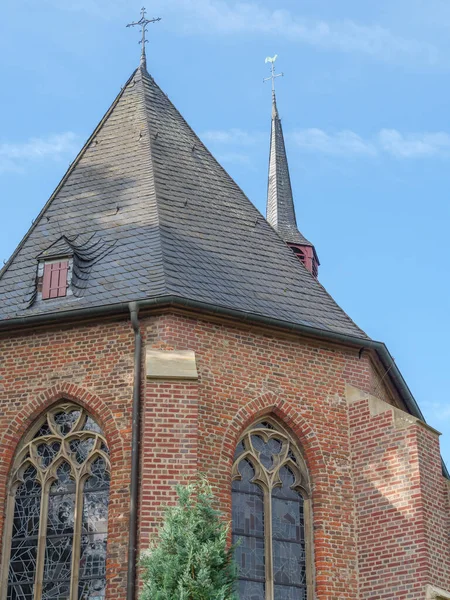 Marienthal köyü ve Issel nehri.