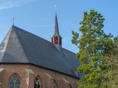 Marienthal Köyü Almanya 'da, Issel Nehri kıyısında.