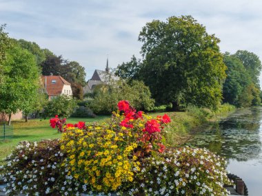 Marienthal Köyü Almanya 'da, Issel Nehri kıyısında.