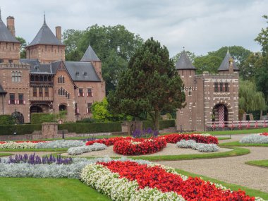 Hollanda 'daki Utrecht yakınlarındaki Haar Kalesi.