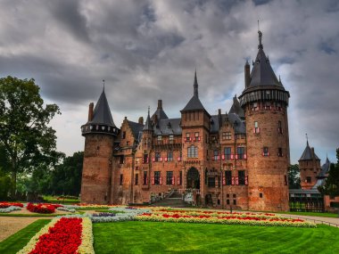 Hollanda 'daki Utrecht yakınlarındaki Haar Kalesi.