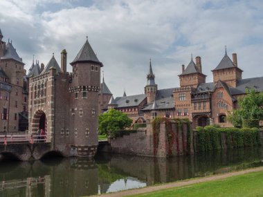 Hollanda 'daki Utrecht yakınlarındaki Haar Kalesi.