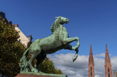 Almanya 'nın Wiesbaden şehrinde sonbahar mevsimi