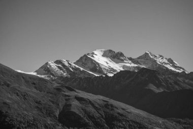 İsviçre Alplerinde hikimg