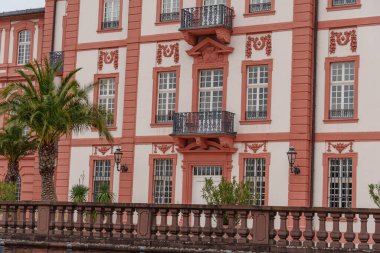 Almanya 'nın Wiesbaden şehrinde sonbahar mevsimi