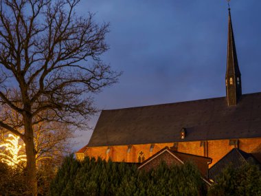 Westphalia 'nın Burlo köyündeki noel pazarı.