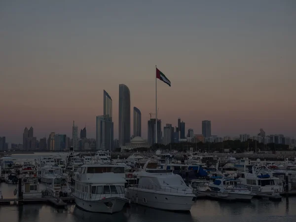 Stadt abu dhabi — Stockfoto