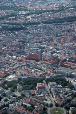 Münih Marienplatz 5.7.2020 numaralı küçük bir uçaktan görüldü.