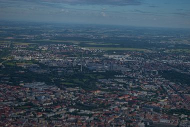 Almanya 'nın Münih şehrinde bulunan Olympia Stadyumu 5.7.2020 sayılı küçük bir uçaktan görüldü.