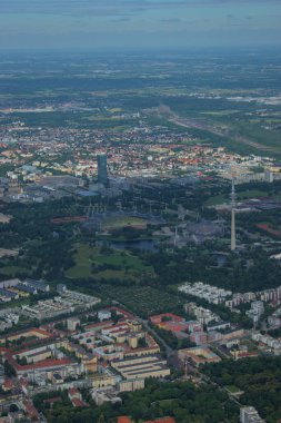Almanya 'nın Münih şehrinde bulunan Olympia Stadyumu 5.7.2020 sayılı küçük bir uçaktan görüldü.