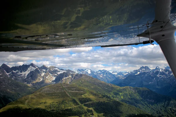 Österrike Bergslandskap Nära Innsbruck Flygning Ett Litet Plan 2020 — Stockfoto