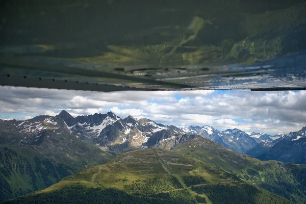 Österrike Bergslandskap Nära Innsbruck Flygning Ett Litet Plan 2020 — Stockfoto