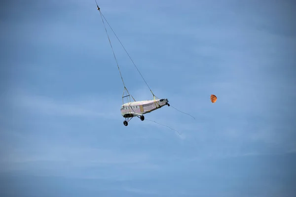 Junkers Avión Fuselaje Transportado Con Helicóptero Una Cuerda Aeropuerto Altenrhein —  Fotos de Stock