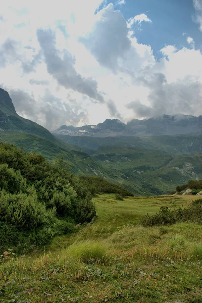 Sviçre Deki San Bernardinopass Çarpıcı Bulut Manzarası 2020 — Stok fotoğraf