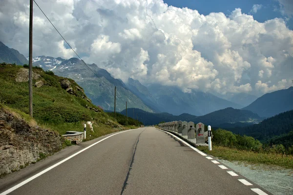 Paesaggio Rurale Durante Viaggio Macchina Attraverso San Bernardinopass Svizzera 2020 — Foto Stock