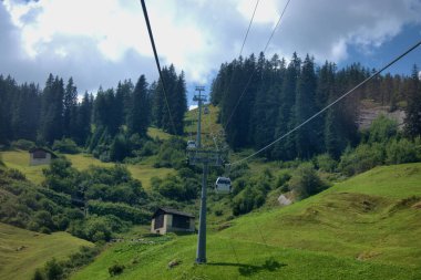 Gondol İsviçre 'deki Vals dağlarında 31.7.2020' de başı çekiyor.