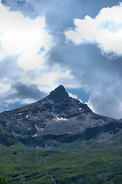 Einzigartiger Berggipfel Vals Der Schweiz 2020 — Stockfoto