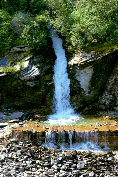 Cachoeira Zervreila Suíça 2020 — Fotografia de Stock