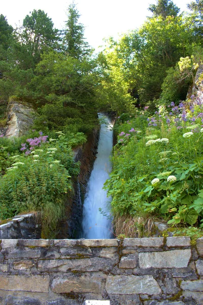 Cachoeira Zervreila Suíça 2020 — Fotografia de Stock