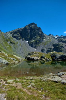 İsviçre 'de Pizol Dağı' ndaki Alp Gölü manzarası 7.8.2020