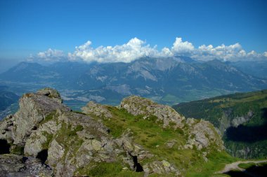 Pizol Dağı 7.8.2020 'den İsviçre ve Lihtenştayn' ın Ren Vadisi 'ne bakın.
