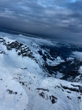 Avusturya 'nın Lech bölgesindeki dağları kaplayan kar 10.2.2017