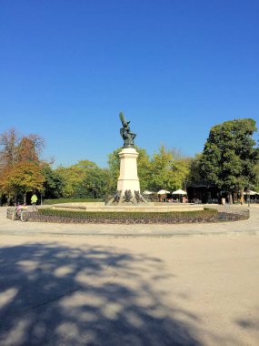 İspanya 'da Madrid' de bir parkta çeşme. 11.2016