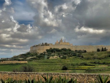 Malta 'da Mdina çevresindeki kırsal alan 10.3.2020