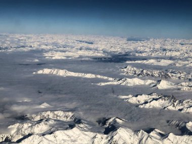 11.3.2020 sefer sayılı uçaktan gönderilen İsviçre Alpleri 'ne inanılmaz kar yağdı.