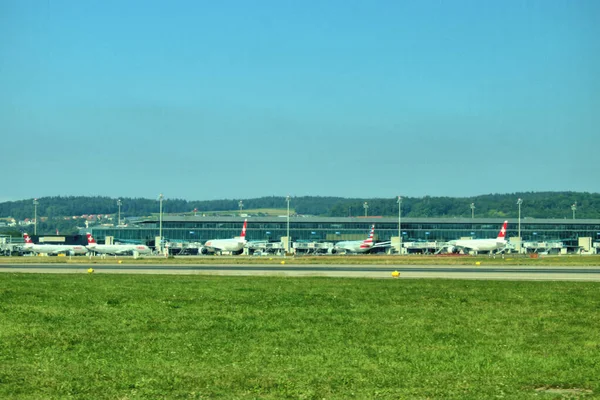 Stationnement Des Avions Aéroport Zurich 2020 — Photo