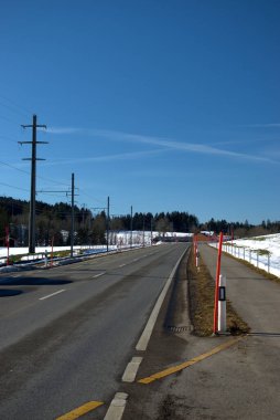 İsviçre 'den geçen boş cadde 18.12.2020