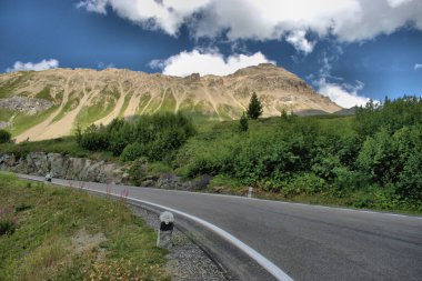 İsviçre 'deki Albulapass' ta inanılmaz ve eşsiz bir dağ manzarası. 12.8.2020