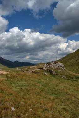 İsviçre 'deki Albulapass' ta inanılmaz ve eşsiz bir dağ manzarası. 12.8.2020